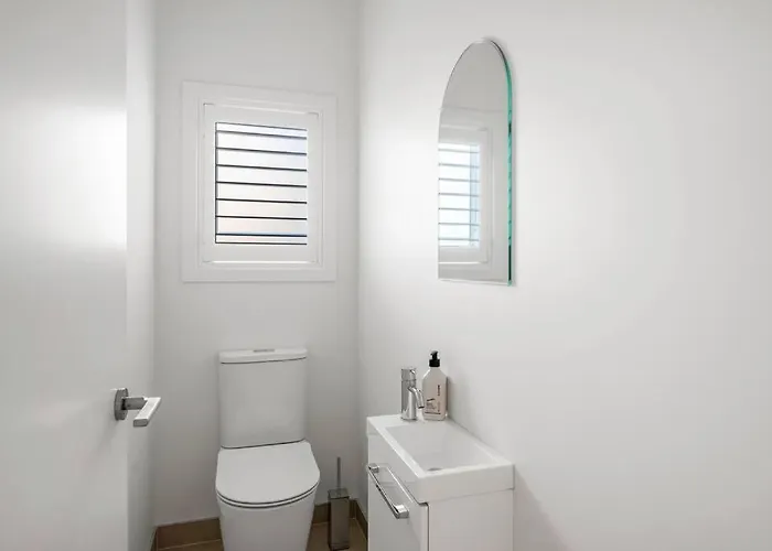 Luxury Home, Hot Tub, Garden Villa