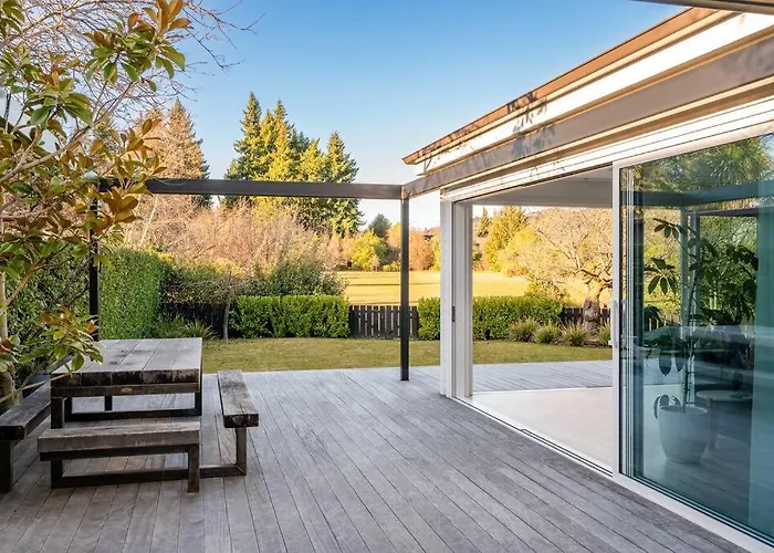 Villa Luxury Home, Hot Tub, Garden Wanaka
